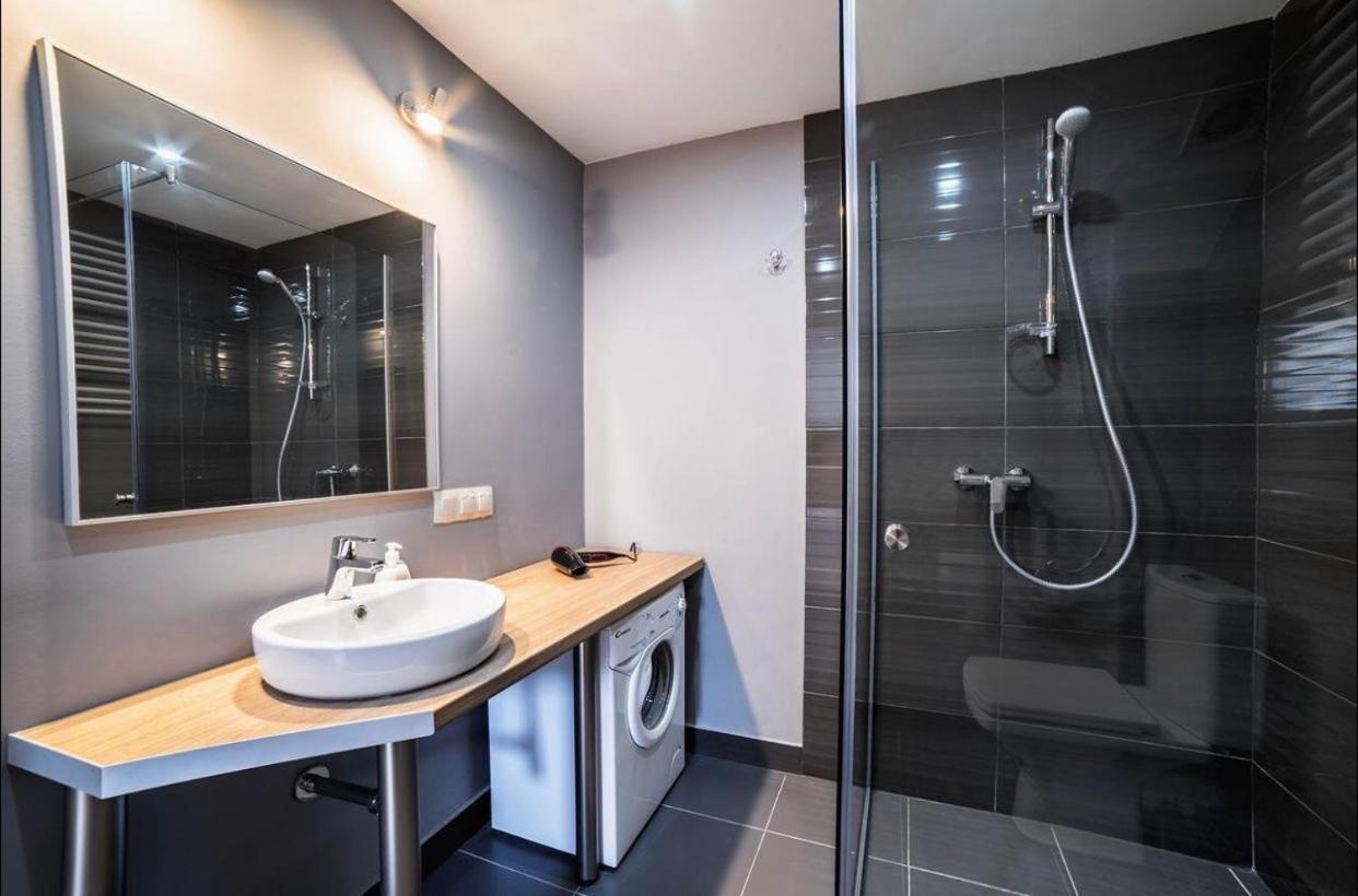 Apartment Ploscha Rynok Lviv Bagian luar foto